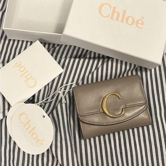 Chloe C monogram wallet beige - Picture 2 of 4